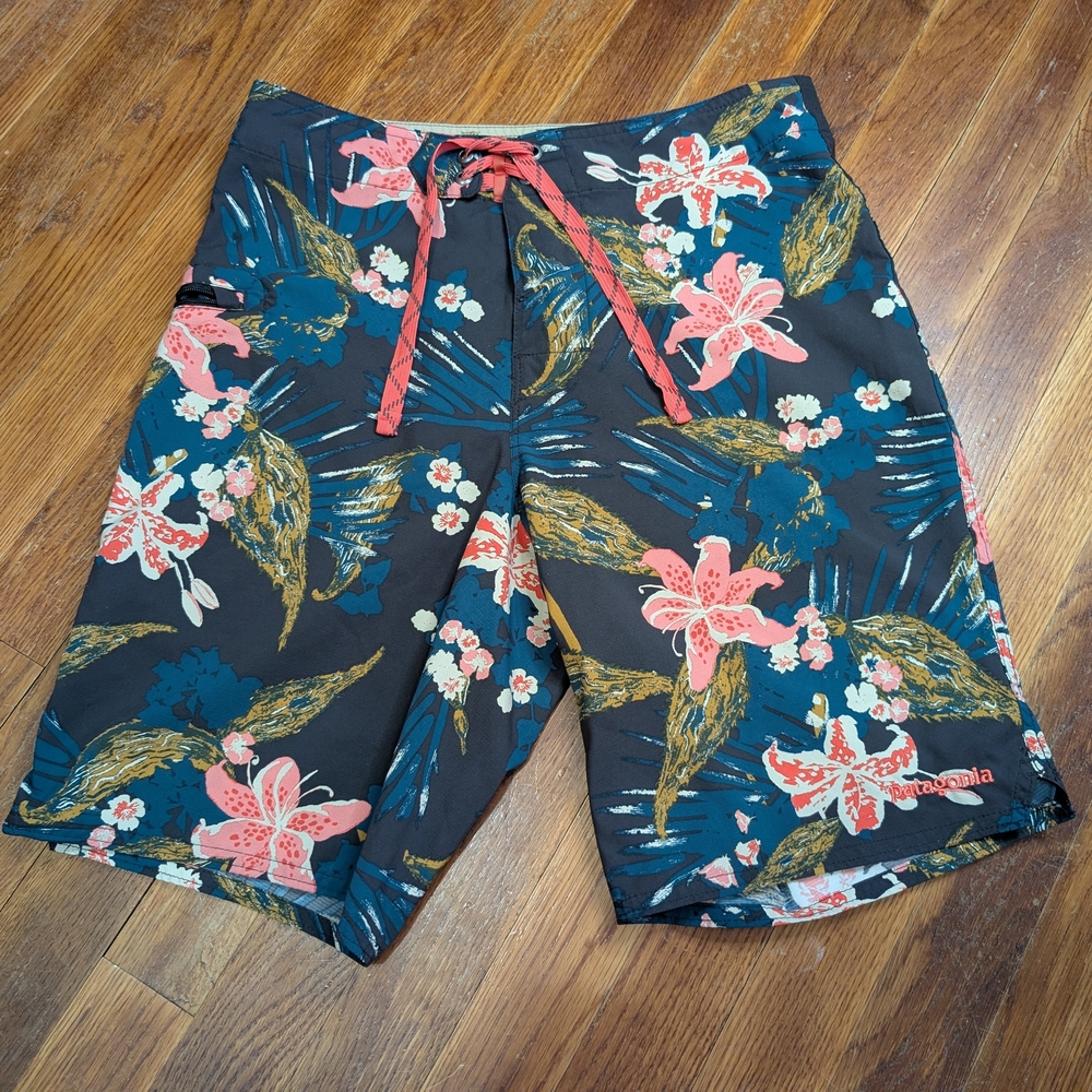 Patagonia Board Shorts Mens 28 Blue Hawaiian Floral Print Swim Trunks Beach